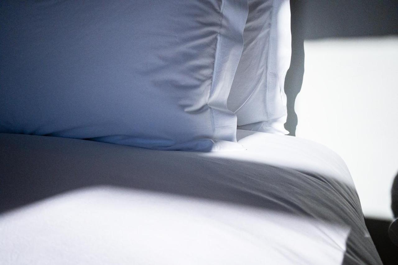 A House In Estoril - Adults Only Hotel Bagian luar foto A bed