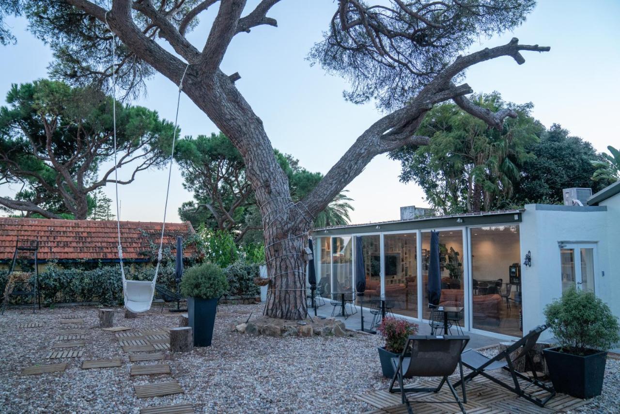 A House In Estoril - Adults Only Hotel Bagian luar foto The house of the artist in Saint-André-de-Lidon